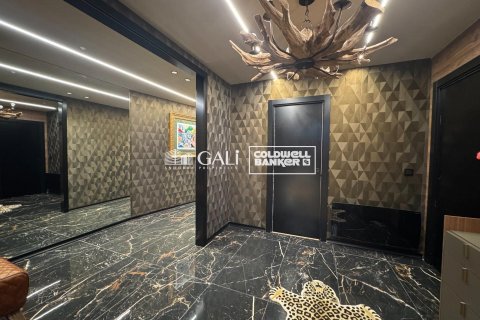 5 bedrooms apartment for sale in Principado De Andorra (Ninguna Poblacion Tiene C.P.), Lleida, Catalonia, Spain № 7778 - photo 5