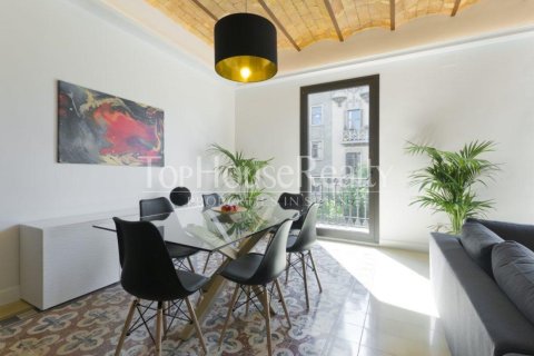 3 bedrooms apartment for sale in Barcelona, Catalonia, Spain № 2346