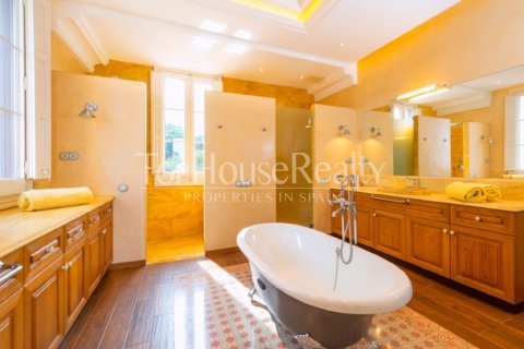 9 bedrooms villa for sale in Pedralbes, Barcelona, Catalonia, Spain № 2345 - photo 12
