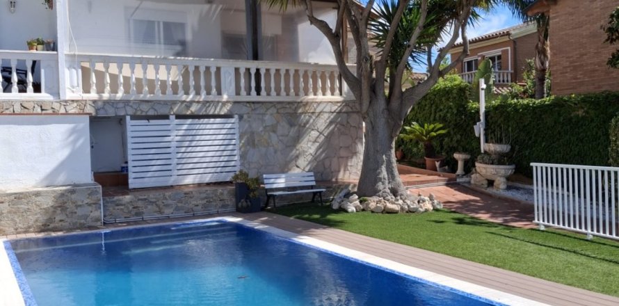 5 bedrooms townhouse for sale in Castelldefels, Barcelona, Catalonia, Spain № 8343