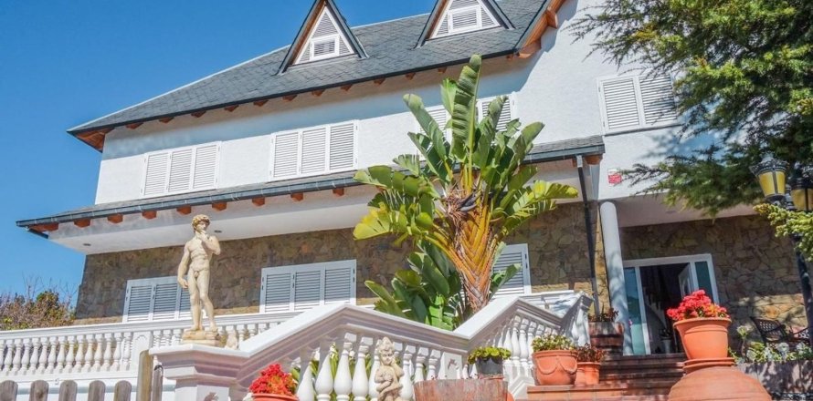 6 bedrooms house for sale in Gava, Barcelona, Catalonia, Spain № 8452
