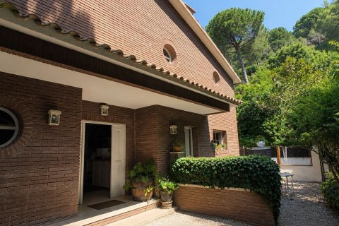5 bedrooms house for sale in Cabrils, Barcelona, Catalonia, Spain № 8451 - photo 9