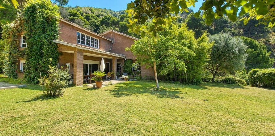 5 bedrooms house for sale in Cabrils, Barcelona, Catalonia, Spain № 8451