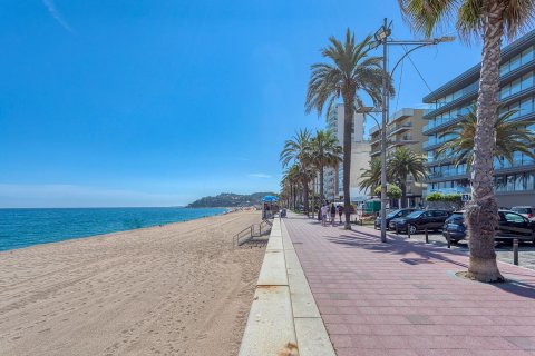 3 bedrooms apartment for sale in Lloret de Mar, Girona, Catalonia, Spain № 8447 - photo 15