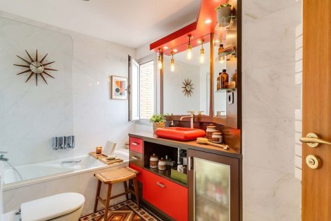 Купить квартиру в Барселона, Испания с 5 комнат, 126м², № 8448 - фото 15