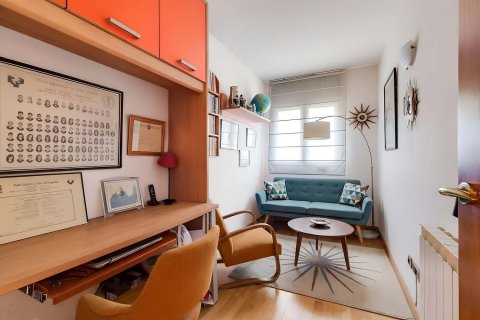 Купить квартиру в Барселона, Испания с 5 комнат, 126м², № 8448 - фото 13