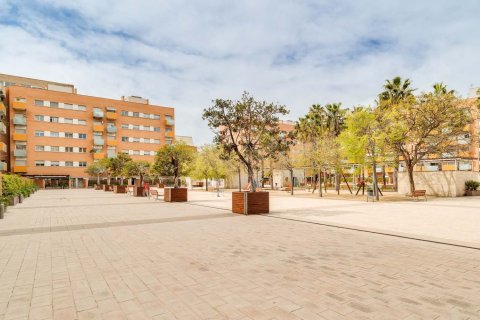 Купить квартиру в Барселона, Испания с 5 комнат, 126м², № 8448 - фото 22