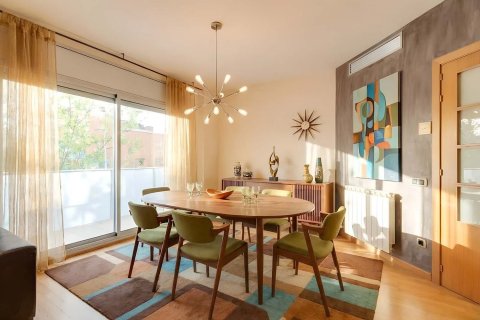 Купить квартиру в Барселона, Испания с 5 комнат, 126м², № 8448 - фото 3