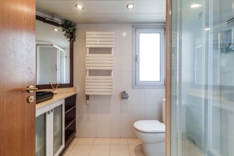 Купить квартиру в Барселона, Испания с 5 комнат, 126м², № 8448 - фото 18