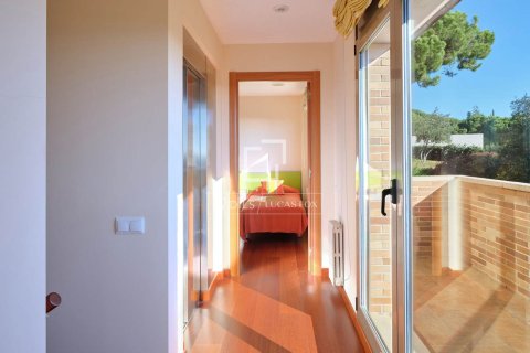 5 bedrooms villa for sale in Sant Vicenc De Montalt, Barcelona, Catalonia, Spain № 4000 - photo 26