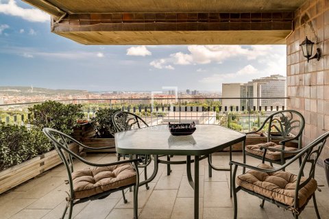 5 bedrooms apartment for sale in Barcelona, Catalonia, Spain № 8968