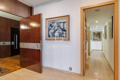 5 bedrooms apartment for sale in Barcelona, Catalonia, Spain № 8968 - photo 14