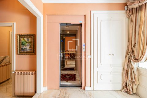 8 bedrooms villa for sale in Barcelona, Catalonia, Spain № 8964 - photo 9
