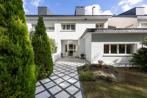 8 bedrooms villa for sale in Barcelona, Catalonia, Spain № 8964 - photo 3