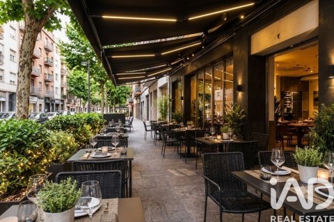 Cafetería / restaurante de 263 m² en alquiler en Badalona, Barcelona, Cataluña, Spain № 8304 - foto 2