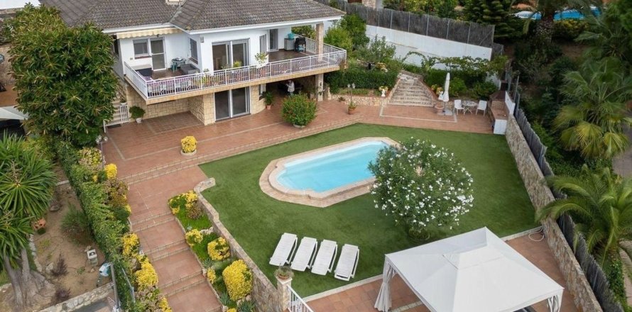 6 bedrooms house for sale in Lloret de Mar, Girona, Catalonia, Spain № 7184