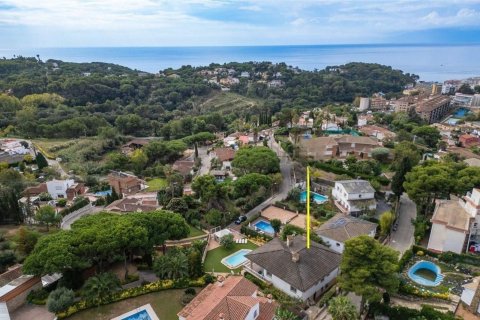 6 bedrooms house for sale in Lloret de Mar, Girona, Catalonia, Spain № 7184 - photo 30