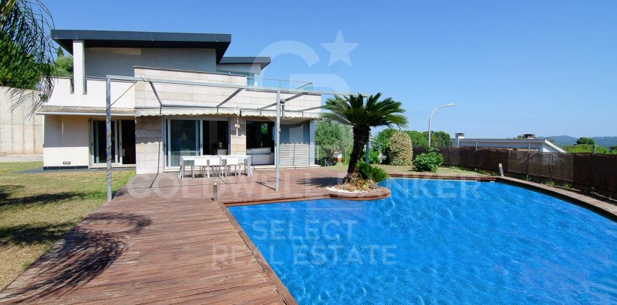 5 bedrooms villa for sale in Cerdanyola Del Valles, Barcelona, Catalonia, Spain № 7738
