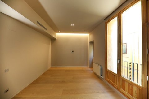 2 bedrooms apartment for sale in Ciutat Vella, Barcelona, Catalonia, Spain № 2462 - photo 12