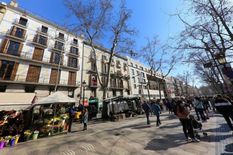 2 bedrooms apartment for sale in Ciutat Vella, Barcelona, Catalonia, Spain № 2462 - photo 8