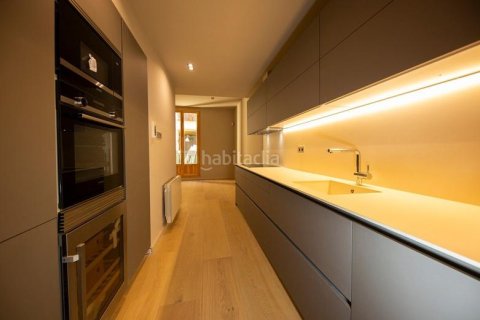 2 bedrooms apartment for sale in Ciutat Vella, Barcelona, Catalonia, Spain № 2461