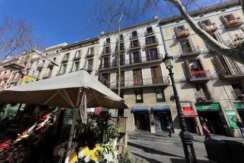 2 bedrooms apartment for sale in Ciutat Vella, Barcelona, Catalonia, Spain № 2461 - photo 9