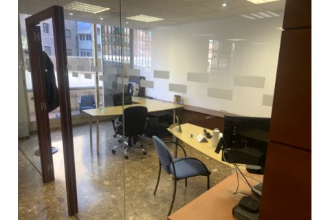 305 sq.m. office for sale in Sants-Montjuic, Barcelona, Catalonia, Spain № 2457 - photo 3