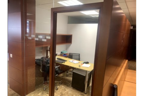 305 sq.m. office for sale in Sants-Montjuic, Barcelona, Catalonia, Spain № 2457 - photo 4