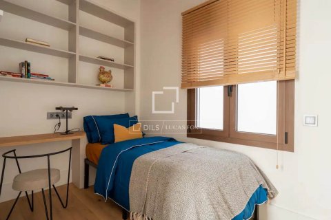 Купить квартиру в Барселона, Испания с 3 спальни, 103м², № 3865 - фото 11