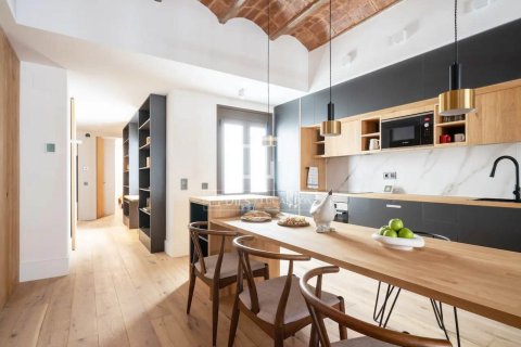 Купить квартиру в Барселона, Испания с 3 спальни, 103м², № 3865 - фото 3