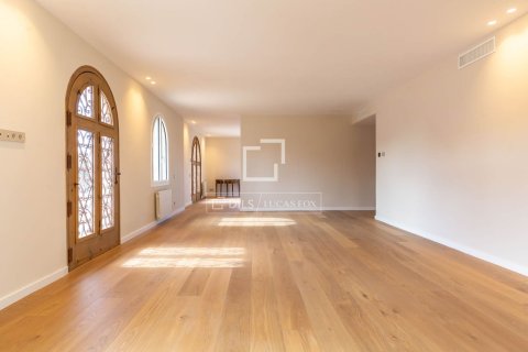 5 bedrooms villa for sale in Sant Just Desvern, Barcelona, Catalonia, Spain № 3868 - photo 22