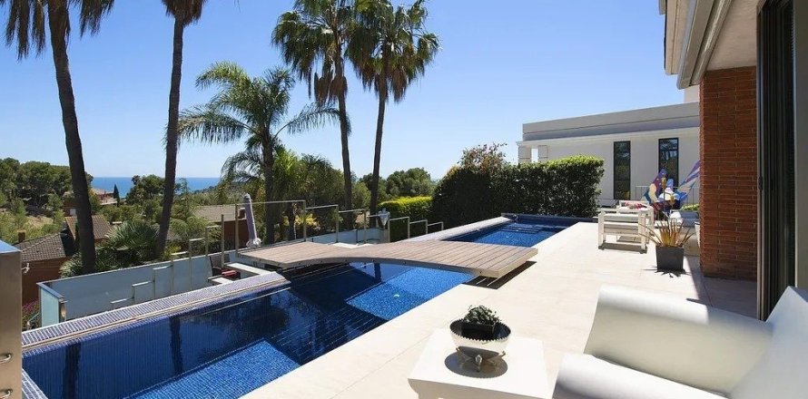 4 bedrooms house for sale in Castelldefels, Barcelona, Catalonia, Spain № 1404