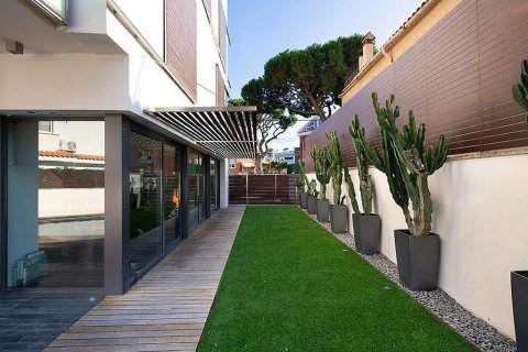 4 bedrooms house for sale in Castelldefels, Barcelona, Catalonia, Spain № 1405 - photo 2