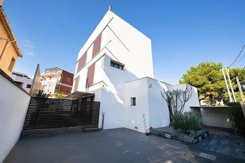 4 bedrooms house for sale in Castelldefels, Barcelona, Catalonia, Spain № 1405 - photo 4