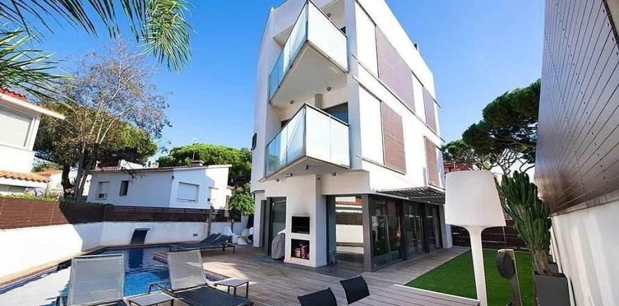 4 bedrooms house for sale in Castelldefels, Barcelona, Catalonia, Spain № 1405