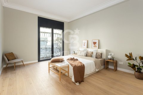 5 chambres apartment à vendre à Barcelona, Catalonia, Spain № 7740 - photo 4